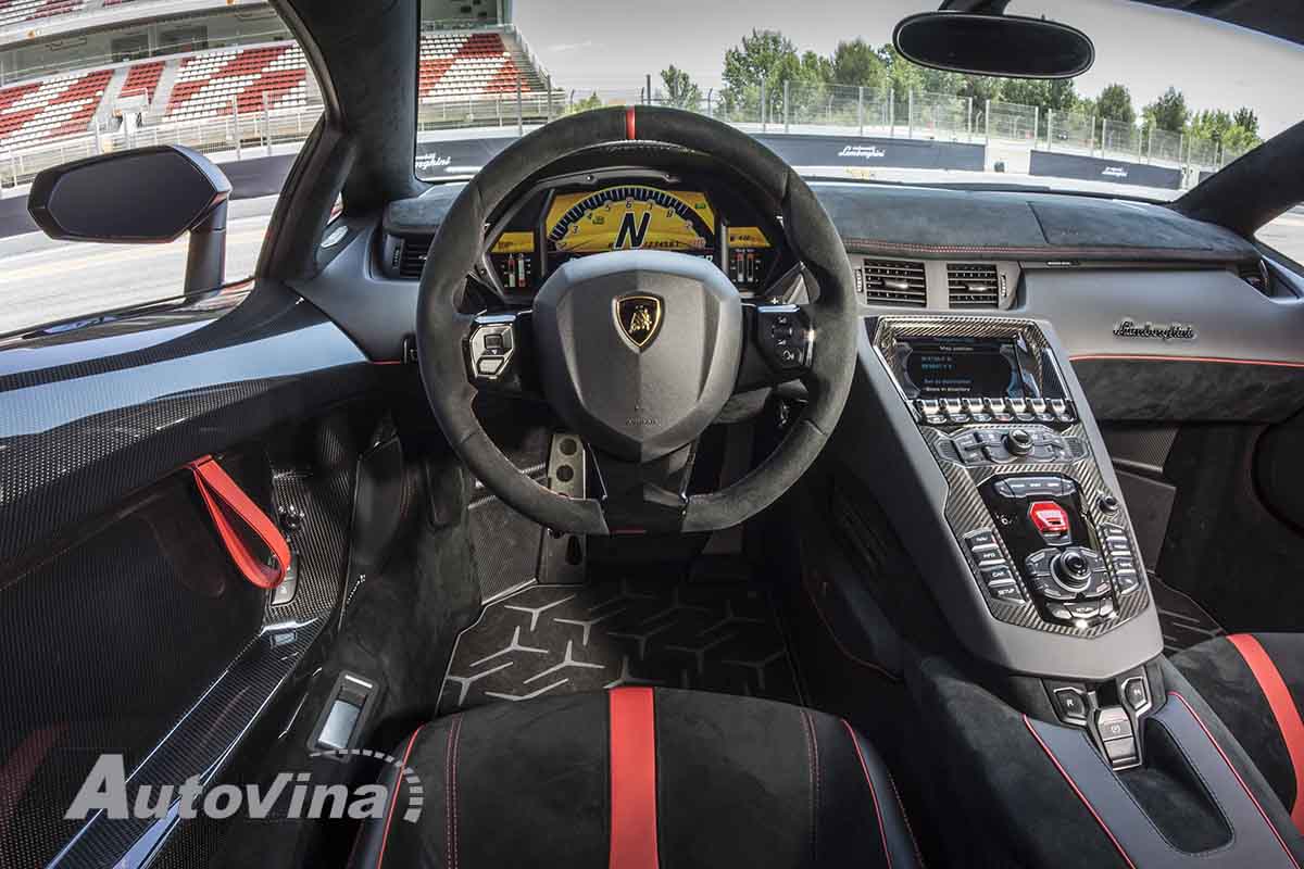 Lamborghini Aventador SuperVeloce Autovina
