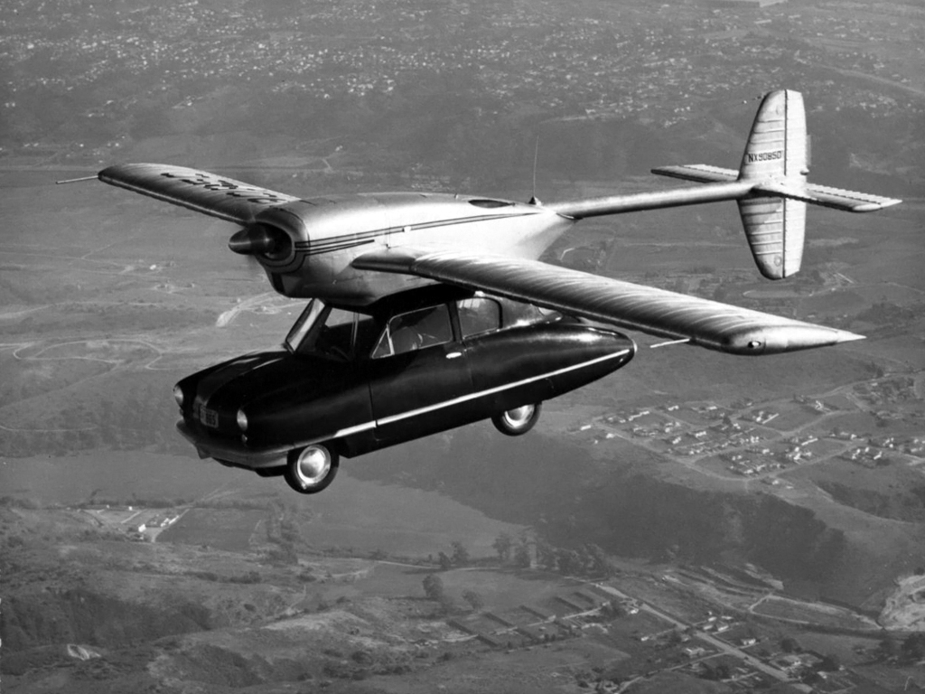 ConvAirCar - Trong những năm 1940, Vultee phát triển một chiếc sedan hai cửa kết hợp với một máy bay mini có thể tháo rời ở phía trên. ConvAirCar ra mắt vào năm 1947, với thời gian một giờ bay, tốc độ tiêu tốn nhiên liệu là 45 dặm (72 km) cho mỗi gallon. Kế hoạch sản xuất đưa ra thị trường bị dừng lại khi chiếc xe bị rơi ở lần bay thứ ba.