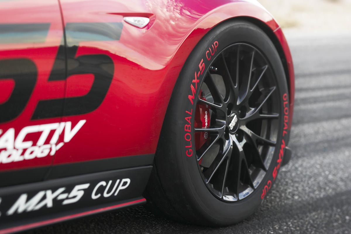 Mazda MX-5 cup công bố giá bán