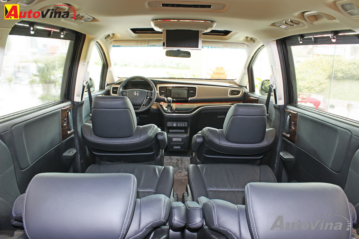 Cũng như các dòng MPV khác, hệ thống ghế của Honda Odyssey được thiết kế không chỉ linh hoạt và thoải mái cho chỗ ngồi mà còn có thể điều chỉnh tùy nhu cầu chuyên chở khác nhau. 