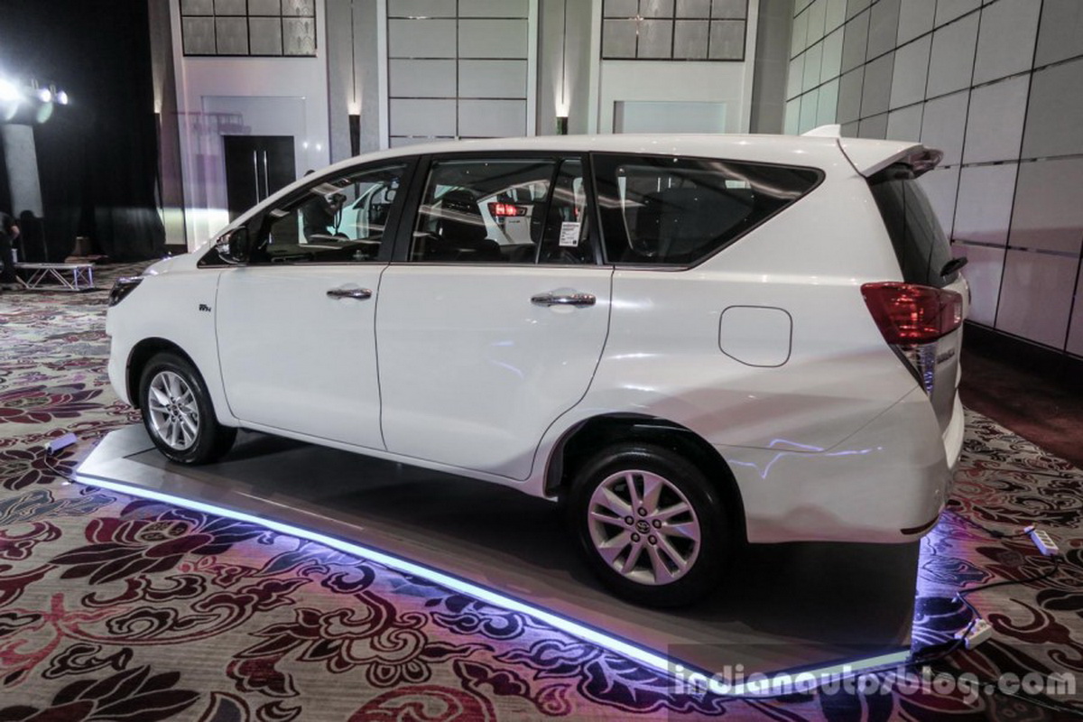 Toyota Innova 2016 ra mắt tại Indonesia