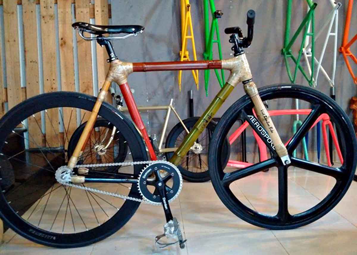 Xe đạp làm từ tre của người Việt