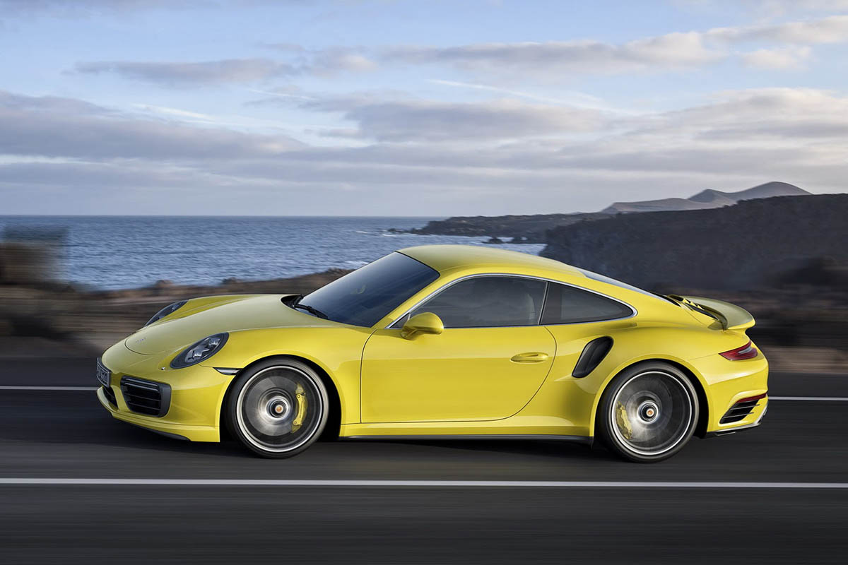 Bộ đôi xe Porsche 911 Turbo mới