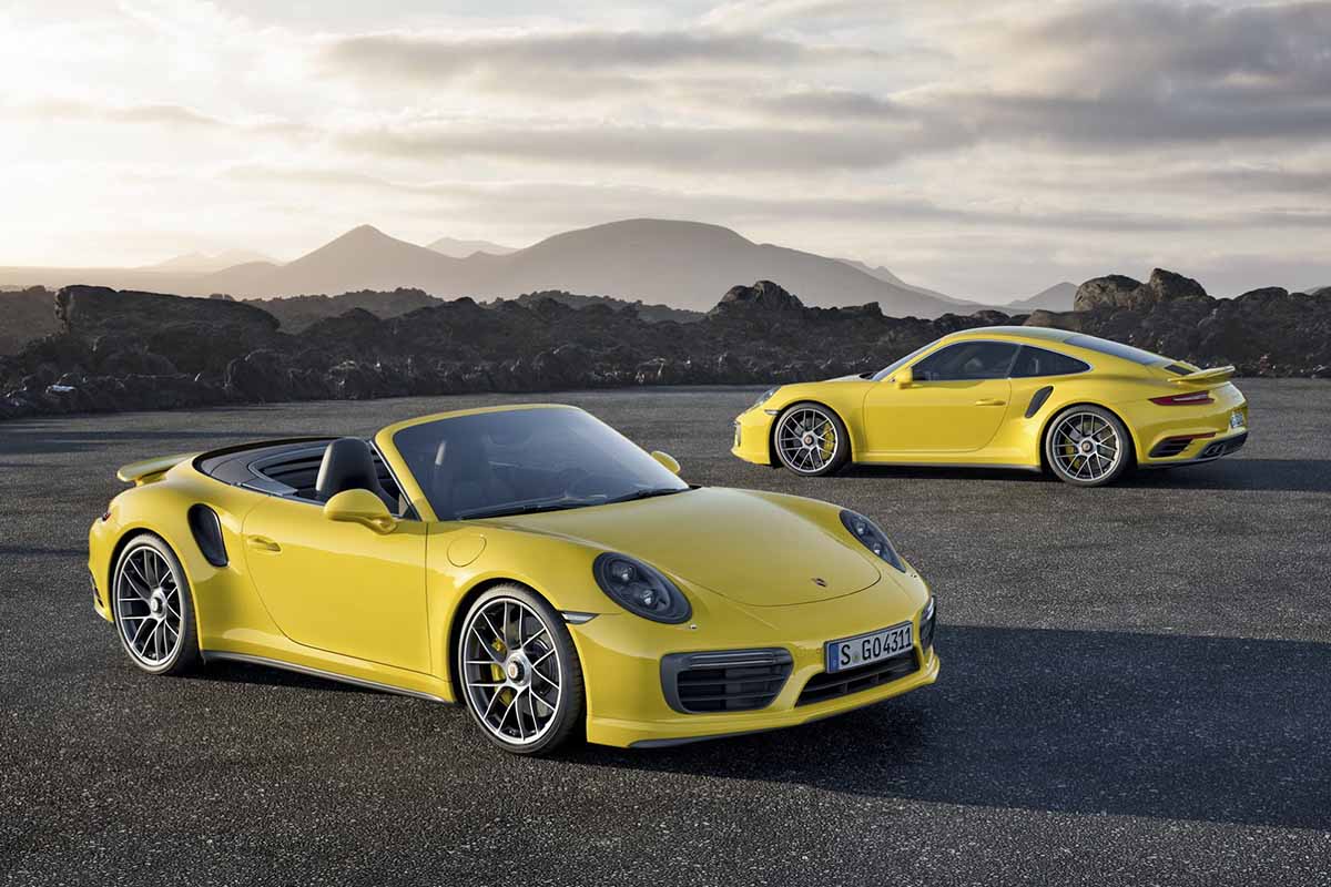 Bộ đôi xe Porsche 911 Turbo mới