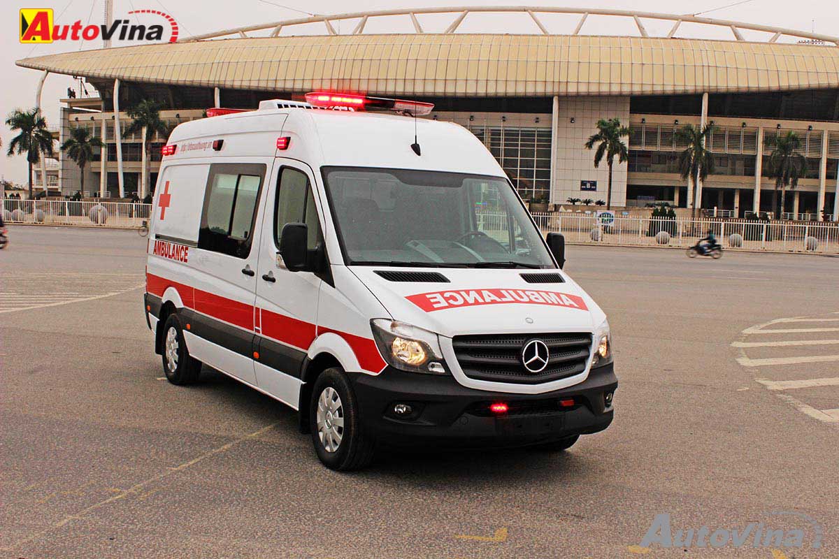 Những chiếc xe cứu thương như Sprinter có khoang cấp cứu thường cao, rộng hơn so với những xe cứu thương thông thường khác