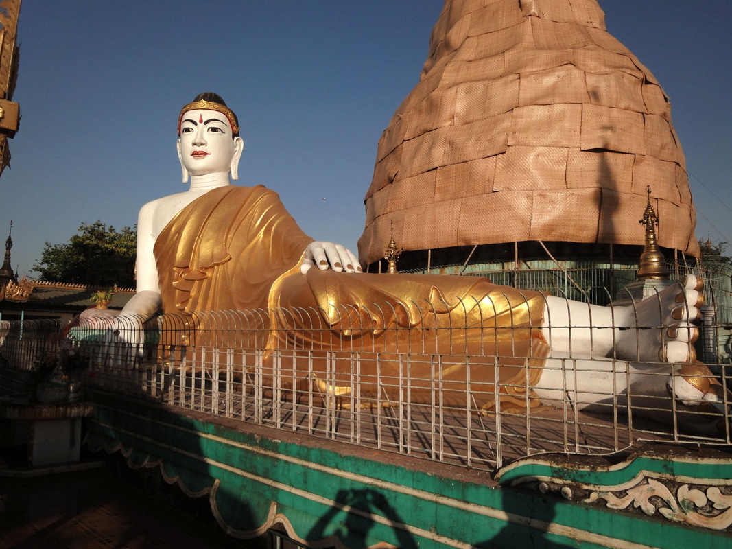 tượng phật ở cố đô yangon myanmar