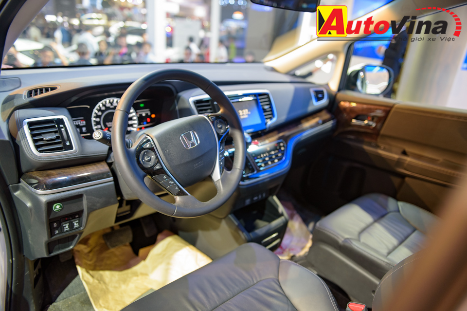 cabin Honda Odyssey thế hệ mới công bố giá bán tịa việt nam