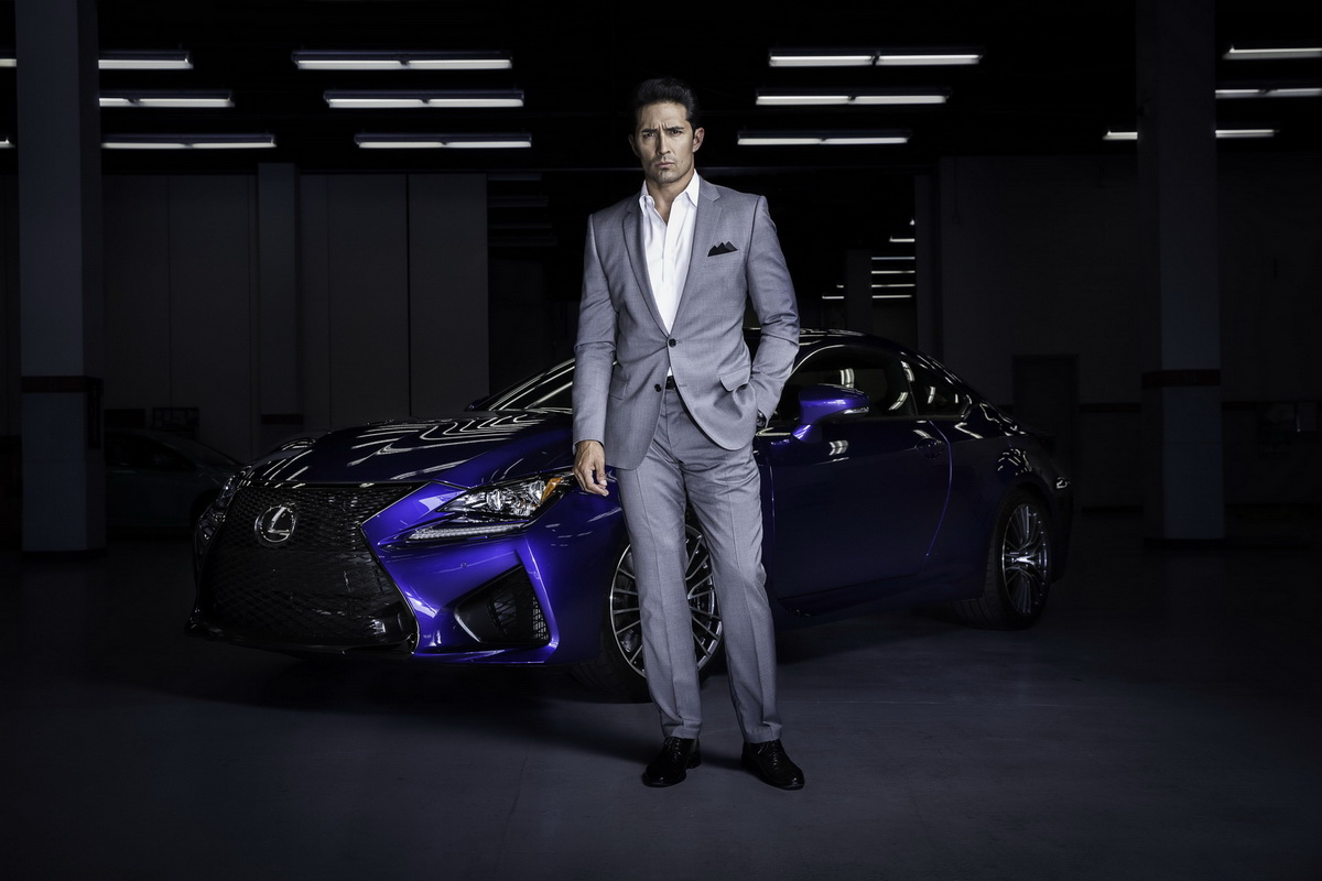 hình ảnh quần áo đặc biệt cho công nghệ cho ghế lái mới của Lexus