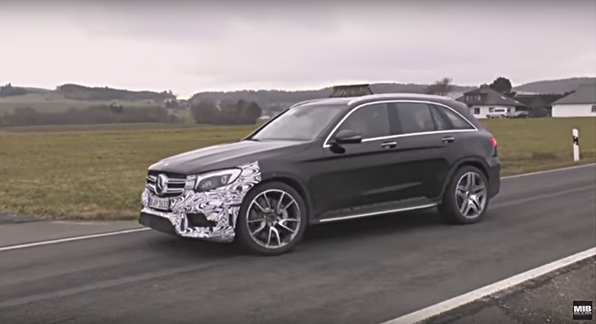 video tiếng động cơ Mercedes-AMG GLC 63 2017