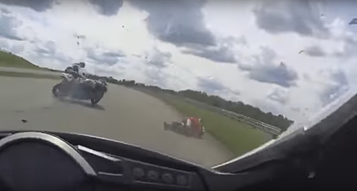 video tai nạn mô tô tốc độ cao