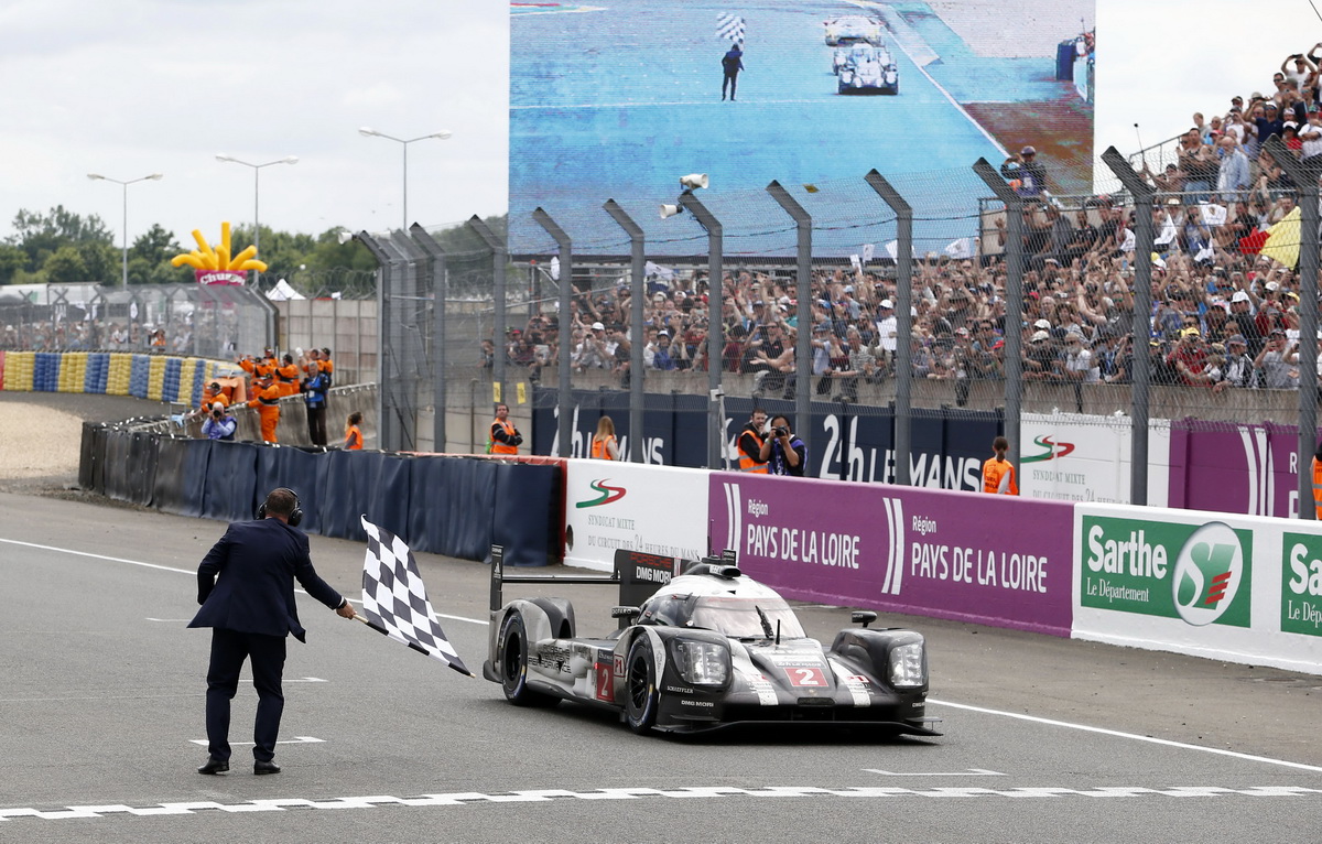 Porsche dành chức vô địch tại giải đua 24h LeMans 2016