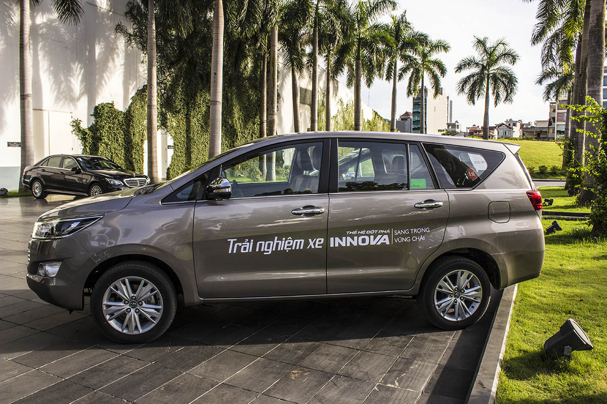 Toyota Innova thế hệ mới 2016 ra mắt tại Việt Nam
