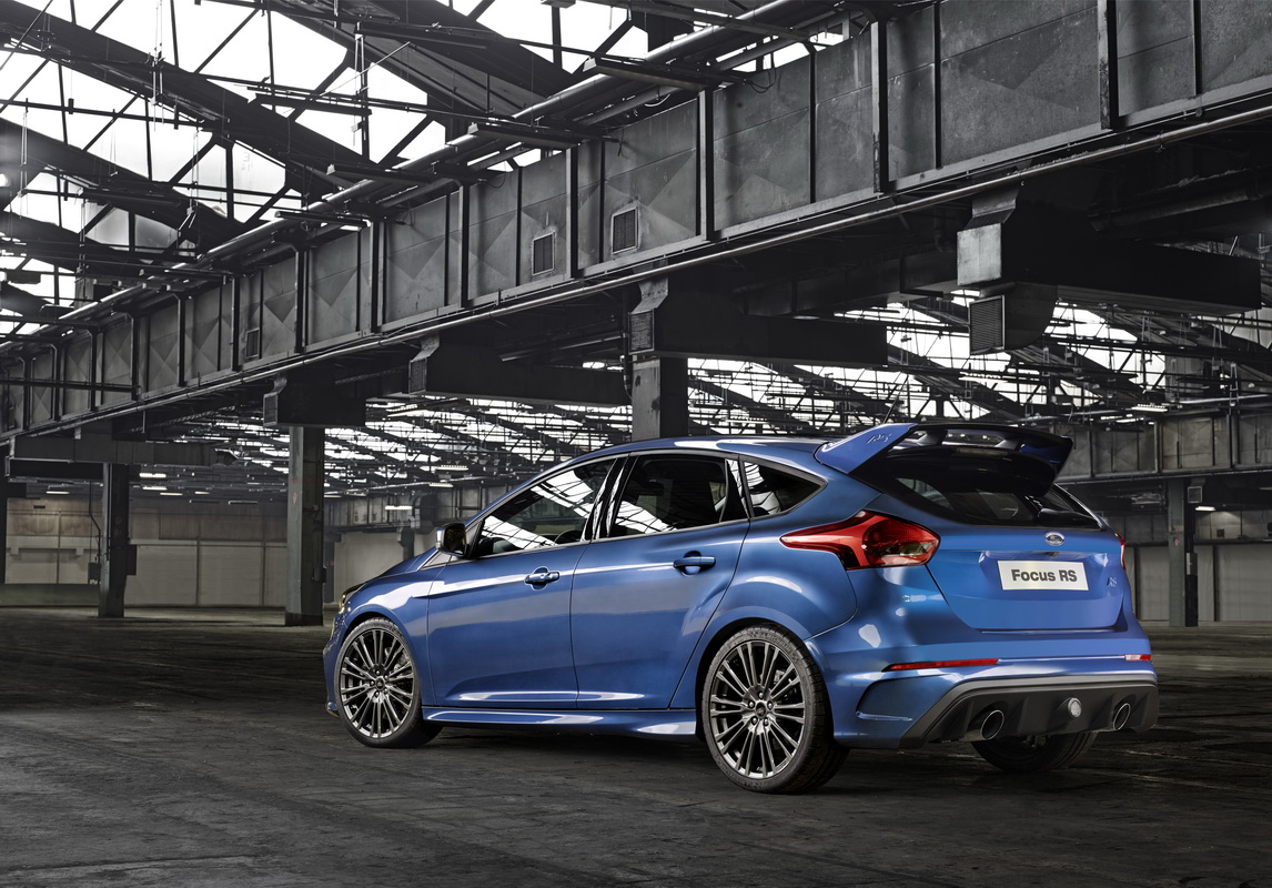 ford focus rs mới