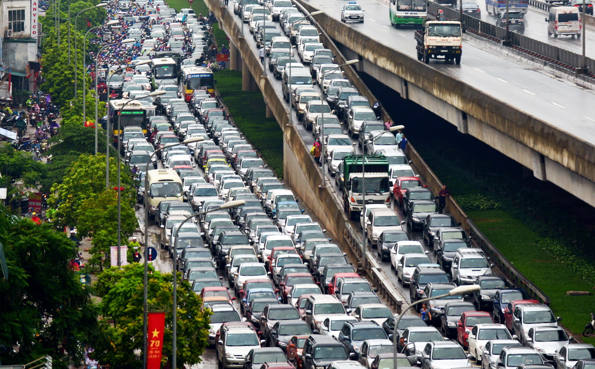 Hà Nội: đề xuất thu phí ô tô lưu thông vào giờ cao điểm