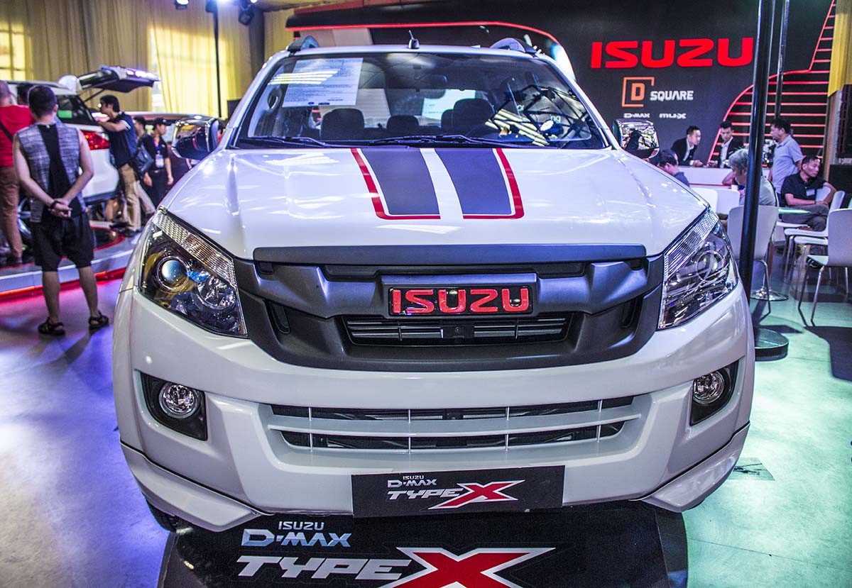 Isuzu MU-X Limited và D-Max Type X