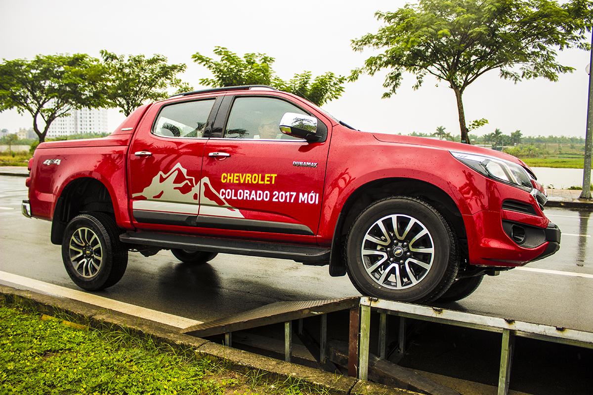 Chevrolet Thăng Long ủng hộ quỹ từ thiện của CLB PVC