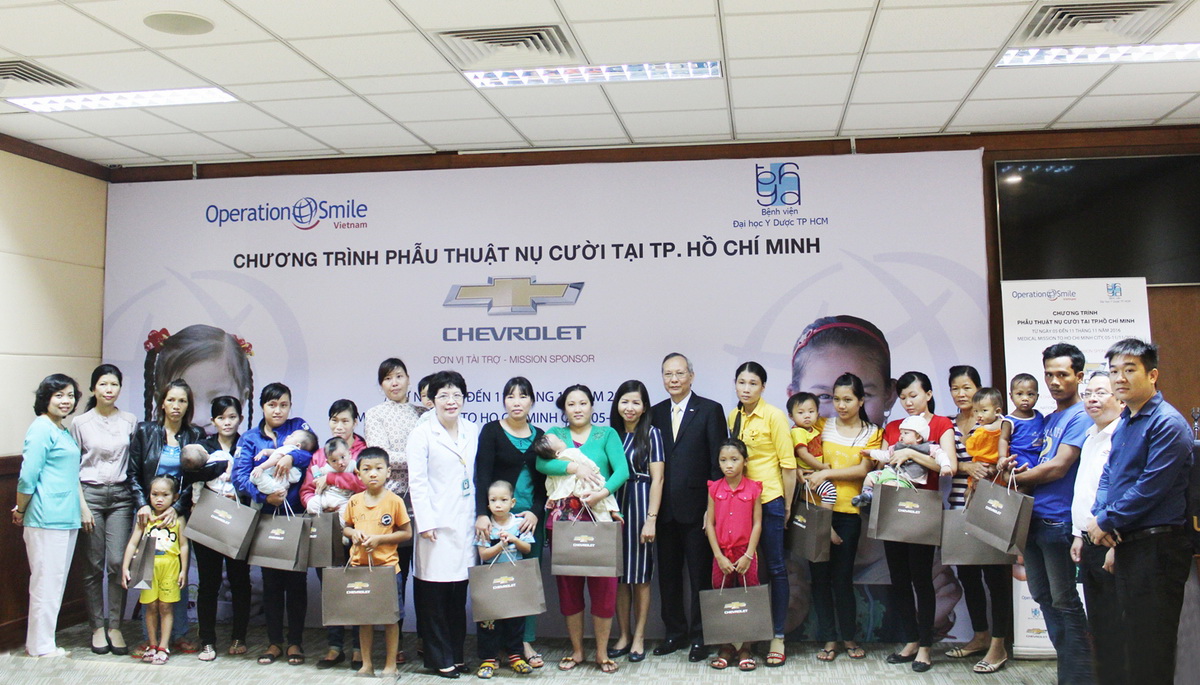 Chevrolet tài trợ thực hiện chương trình phẫu thuật miễn phí cho trẻ dị tật hàm mặt ở Việt Nam