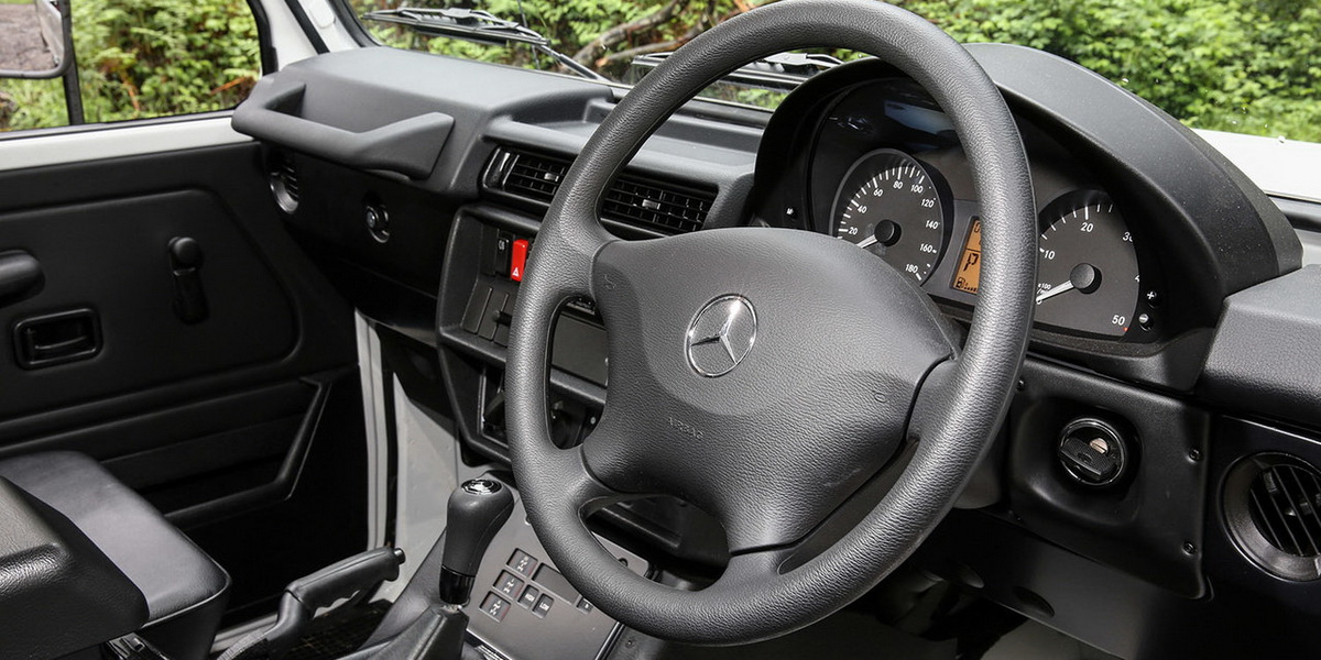 mẫu bán tải Mercedes-Benz G300 CDI