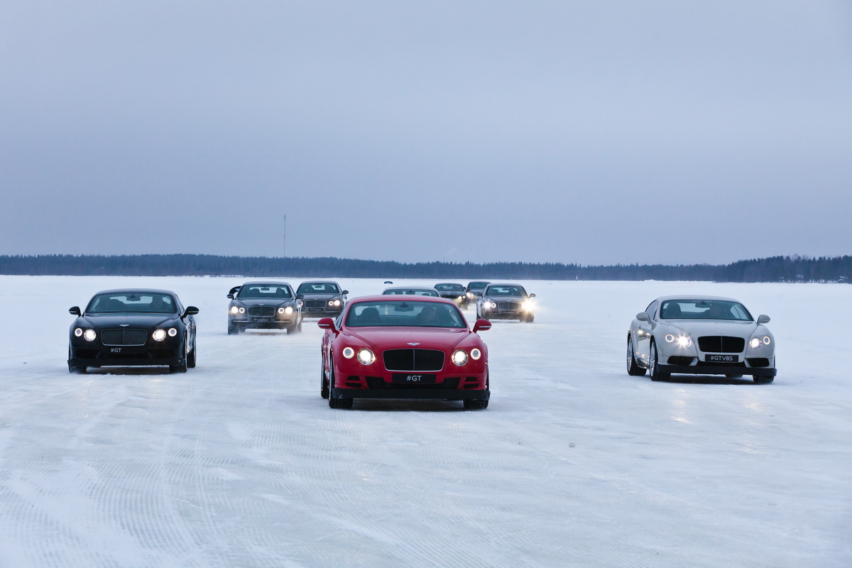 Bentley Hà Nội tài trợ khách hàng trải nghiệm lái xe trên băng tại Phần Lan