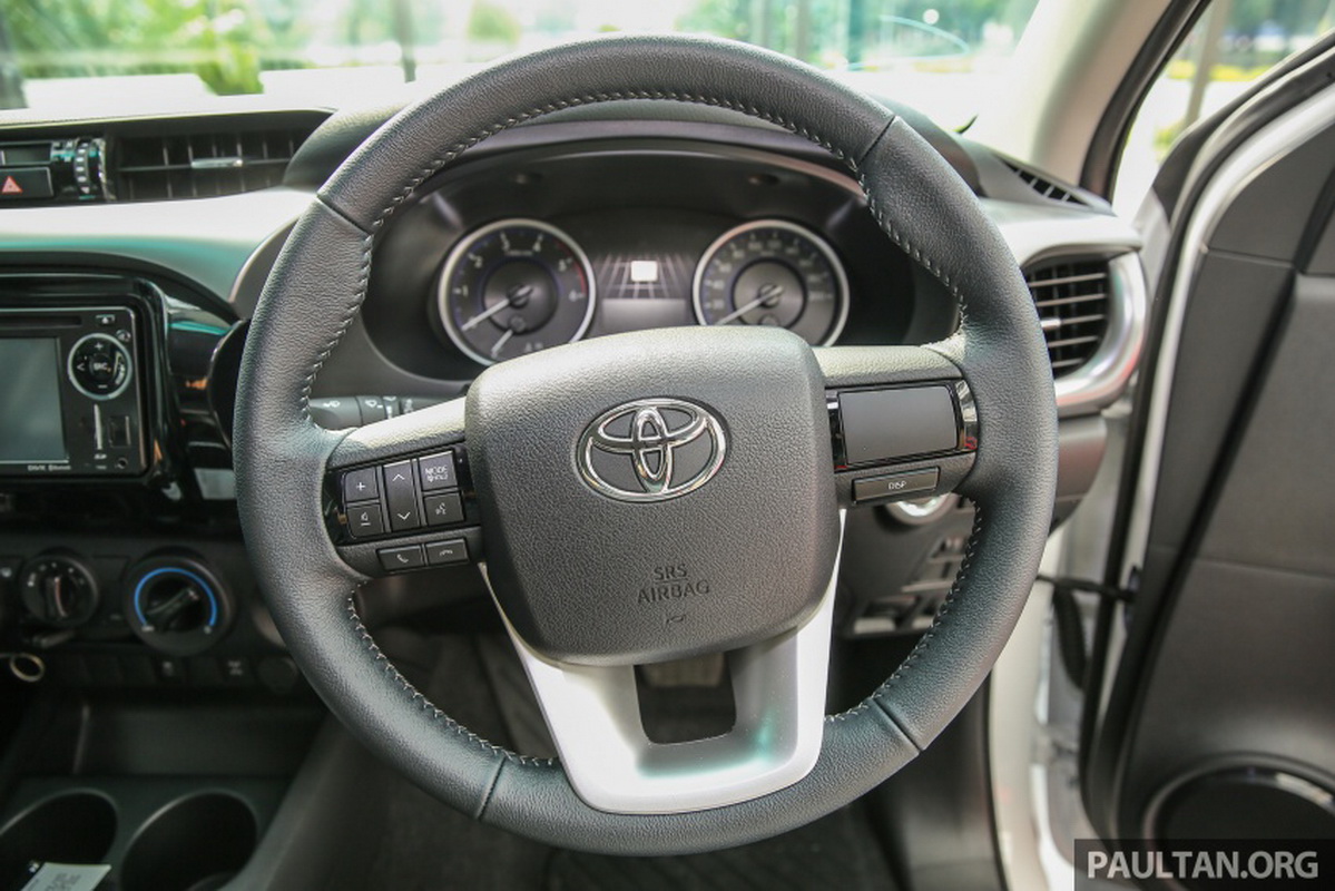 Cận cảnh phiên bản giới hạn của Toyota Hilux 2.4G