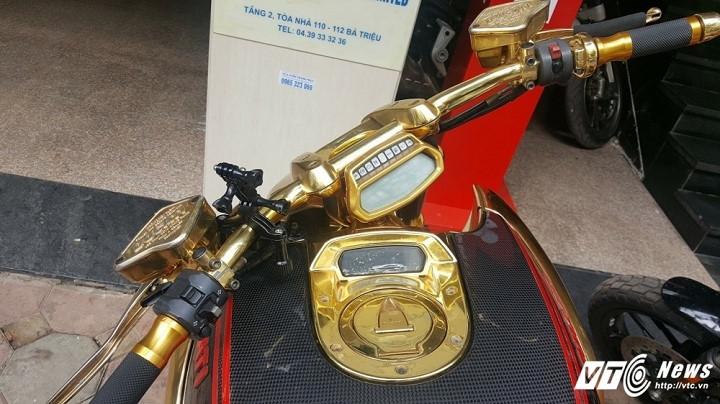 Ducati Diavel mạ vàng