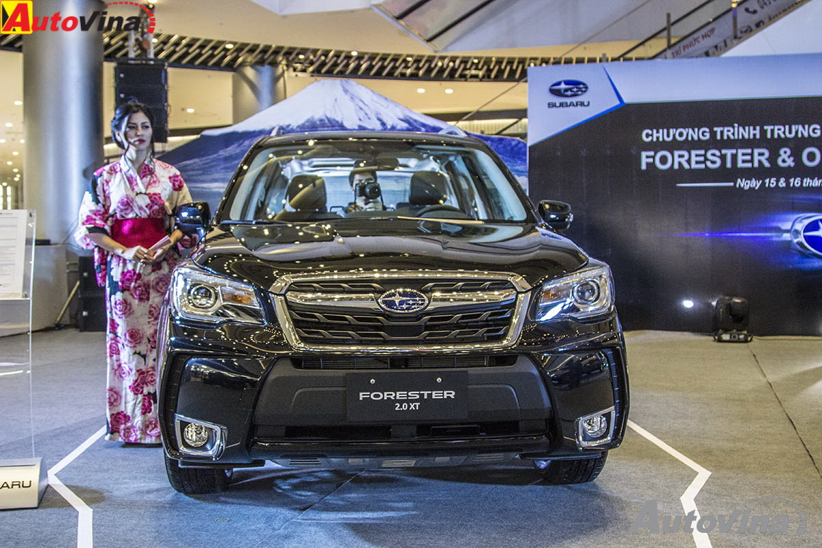 Subaru ra mắt Forester và Outback 2017 tại Hà Nội