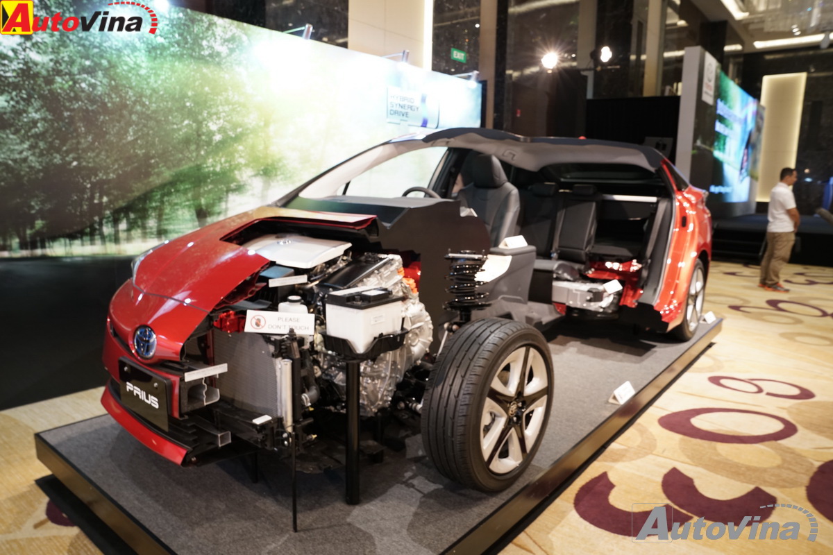 Trải nghiệm công nghệ động cơ Hybrid mới của Toyota trên chiếc Prius 2017 tại Hà Nội