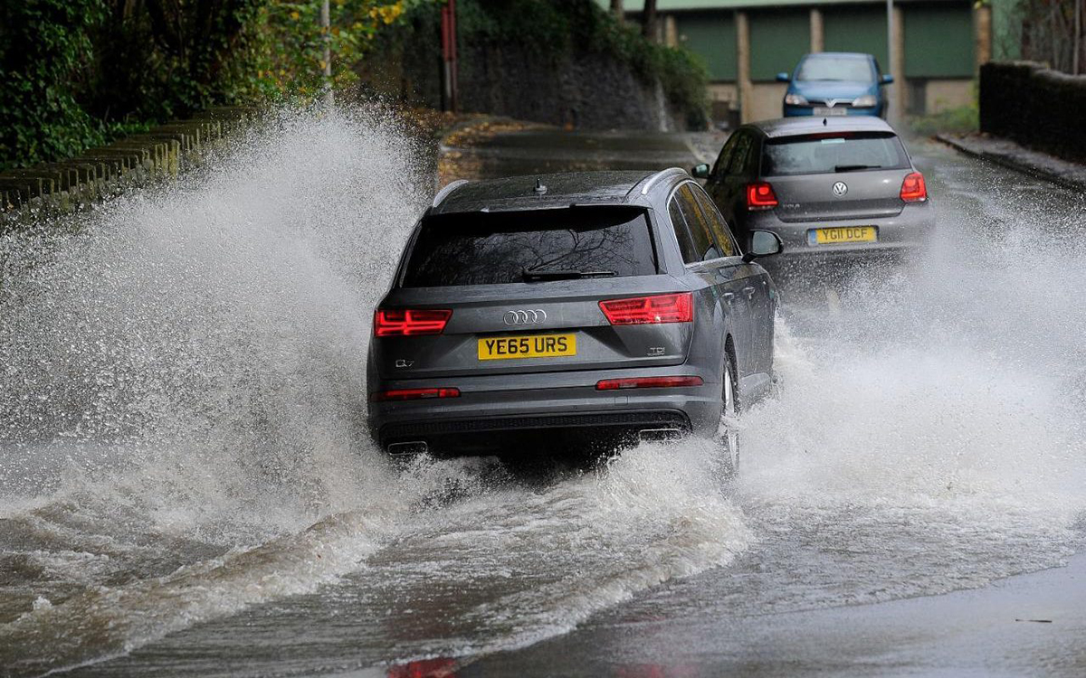 Xử lý khi ôtô ngập nước