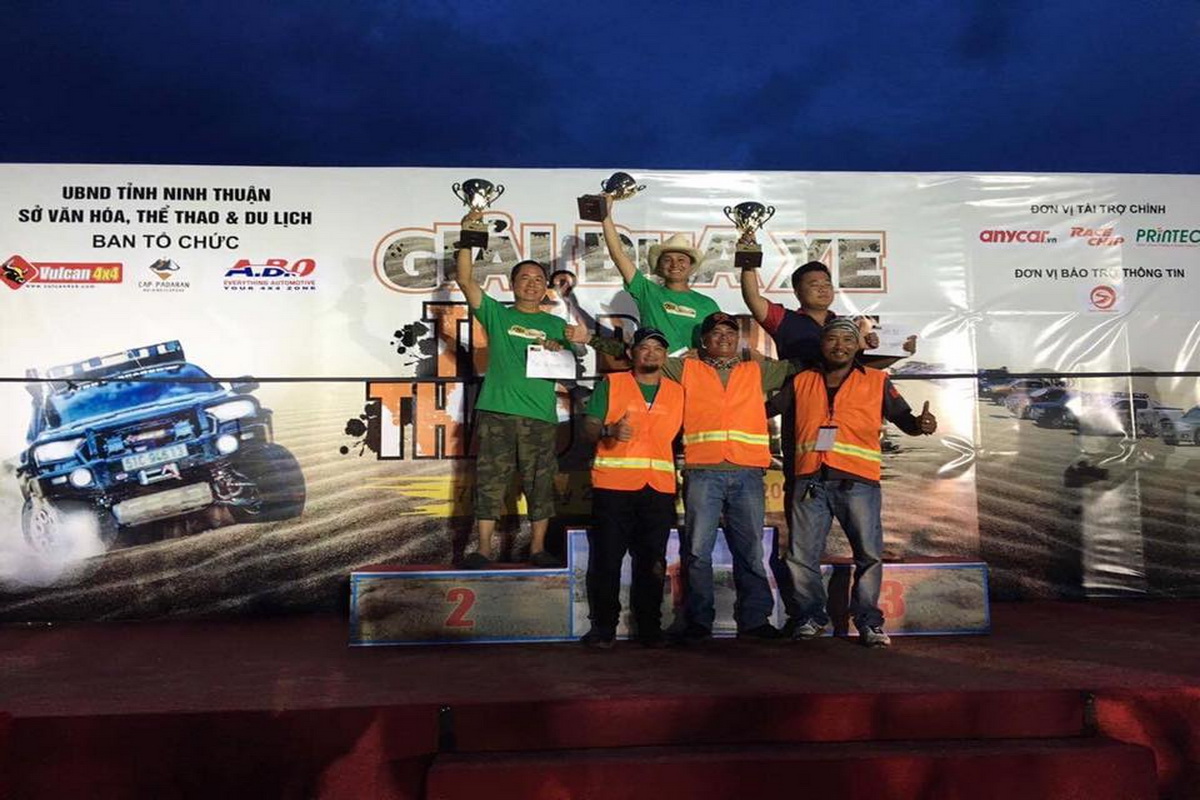 Chevrolet Colorado giành danh hiệu “Vua sa mạc” tại Giải đua xe thể thao địa hình Ninh Thuận 2017