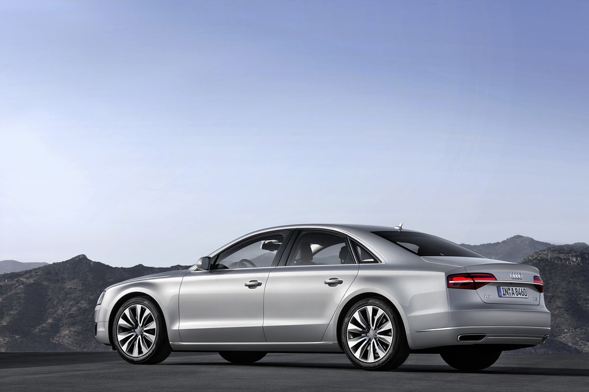 Audi triệu hồi gần 5.000 xe A8