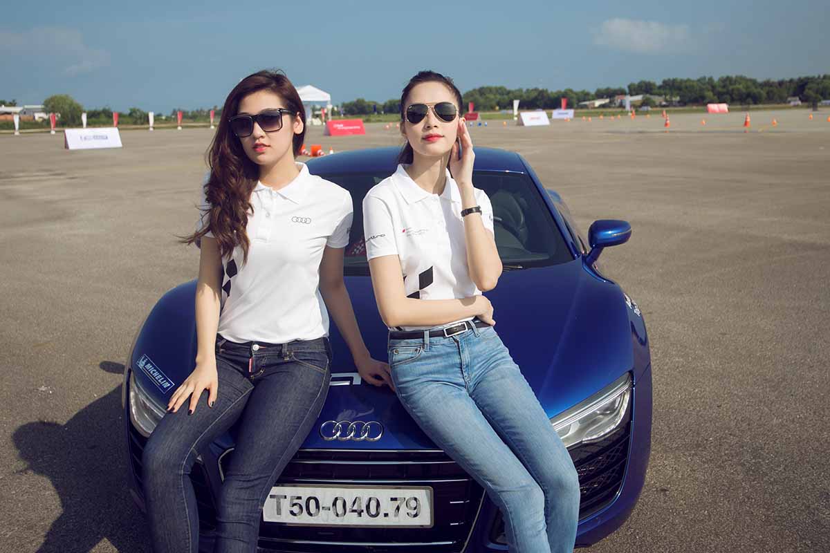 Cặp đôi Á Hậu Tú Anh và Hoa hậu Thu Thảo tại Chương trình Trải nghiệm Audi 2015 tại Phú Quốc