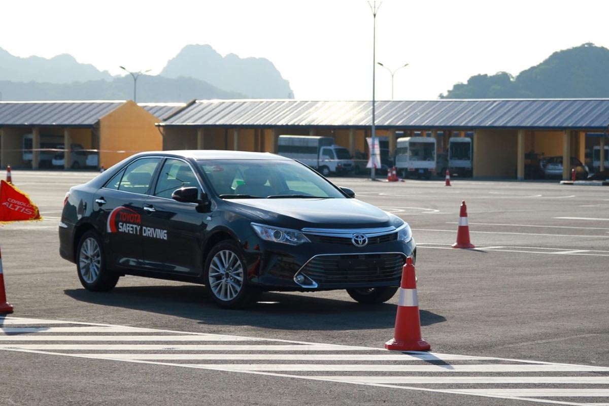 2015 Toyota Lái xe an toàn