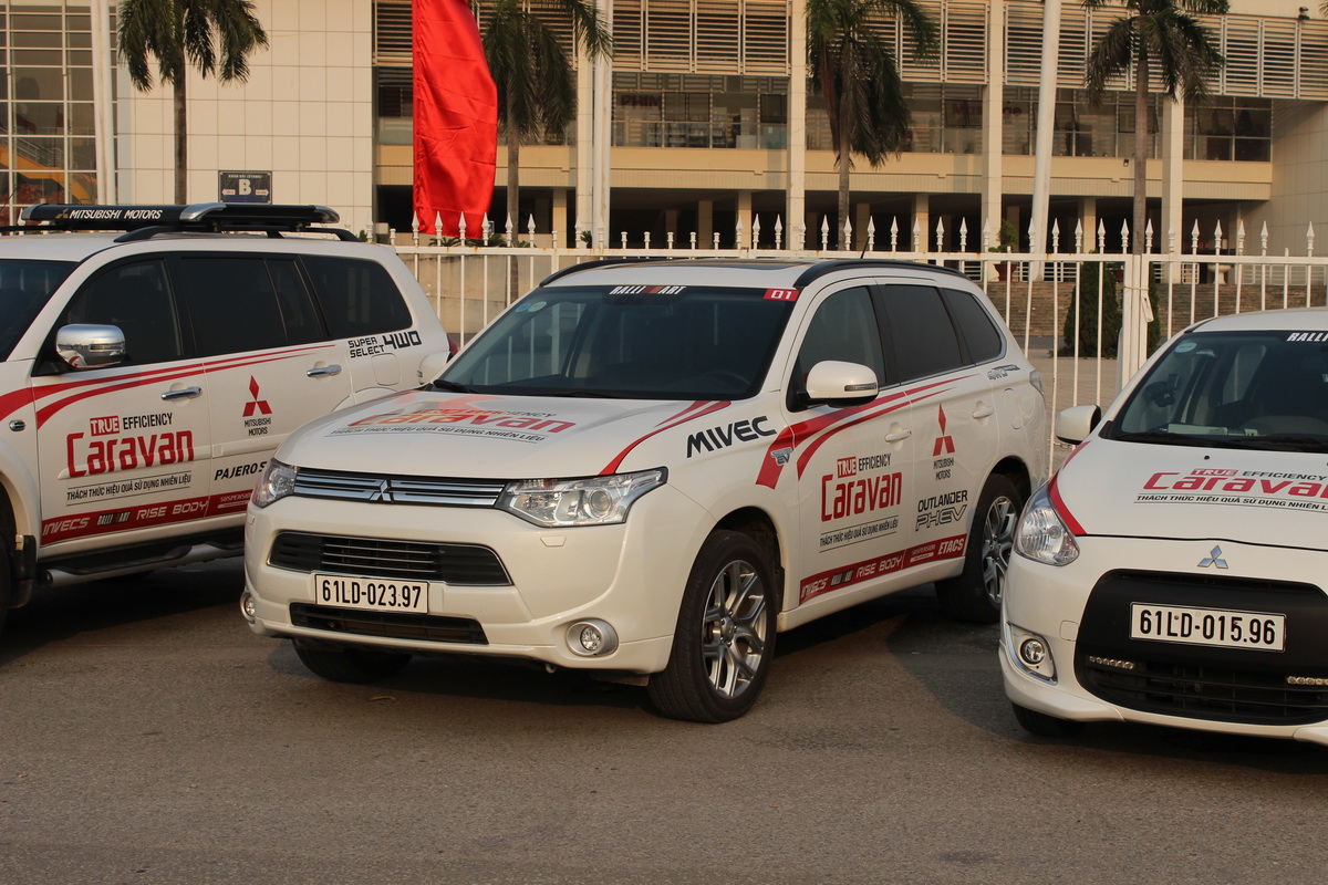 Mitsubishi Caravan Xuyên Việt 2015 tiết kiệm nhiên liệu