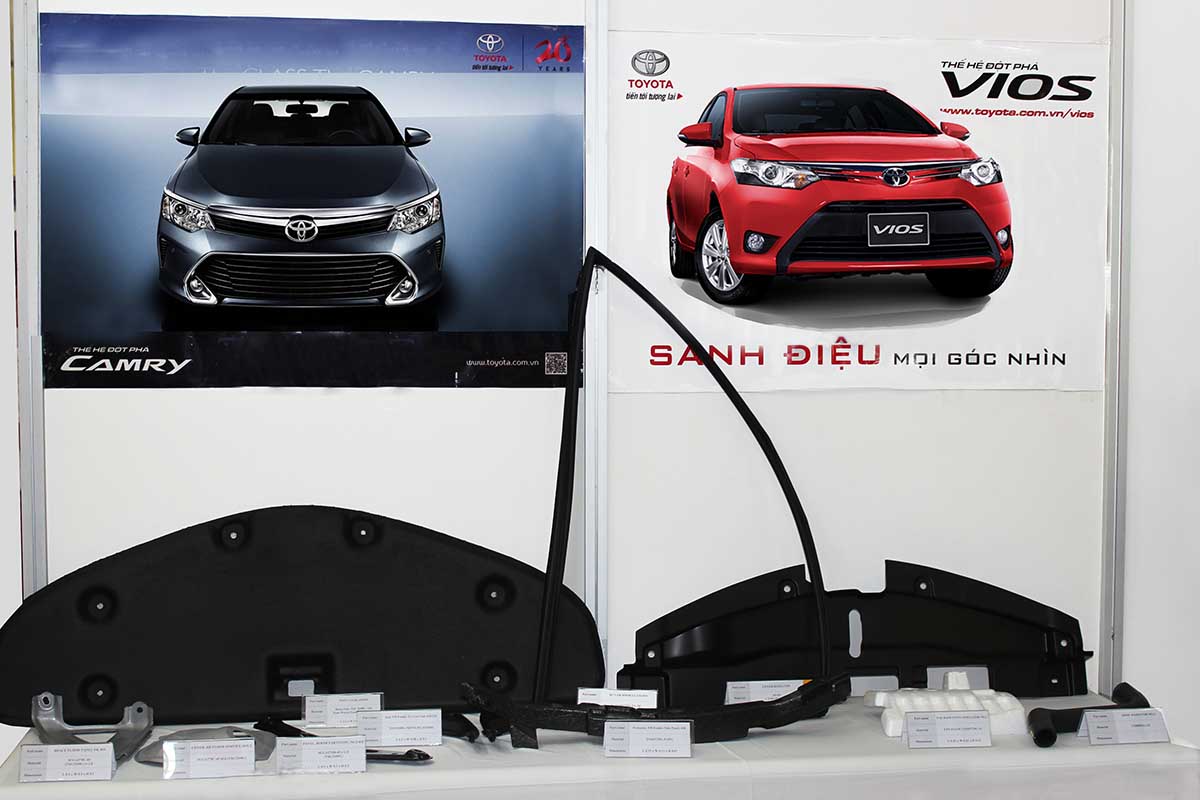 Toyota Việt Nam đang tìm kiếm nhà cung cấp nội địa tại Triển lãm Công nghiệp Phụ trợ Việt Nam Nhật Bản 2015 (SIE) do JETRO và VIETRADE tổ chức để gia tăng nội địa hoá