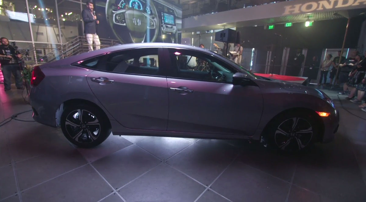 Honda Civic 2016 sedan mới ra mắt tại Mỹ