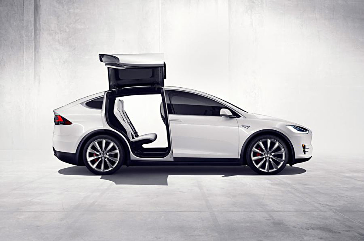 Tesla Model X chính thức ra mắt