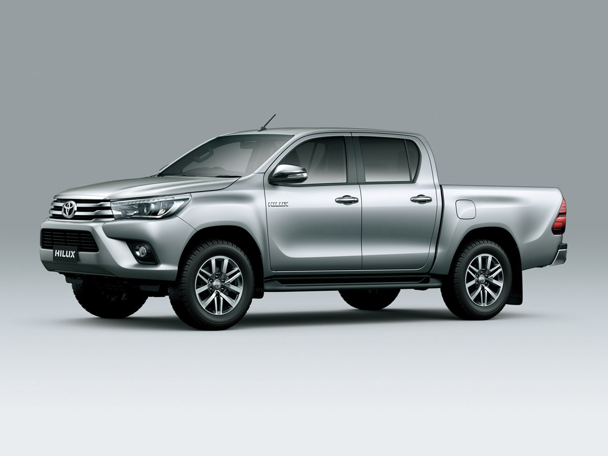 Toyota Hilux 2015 ra mắt 3 phiên bản giá bán từ 693 triệu đồng