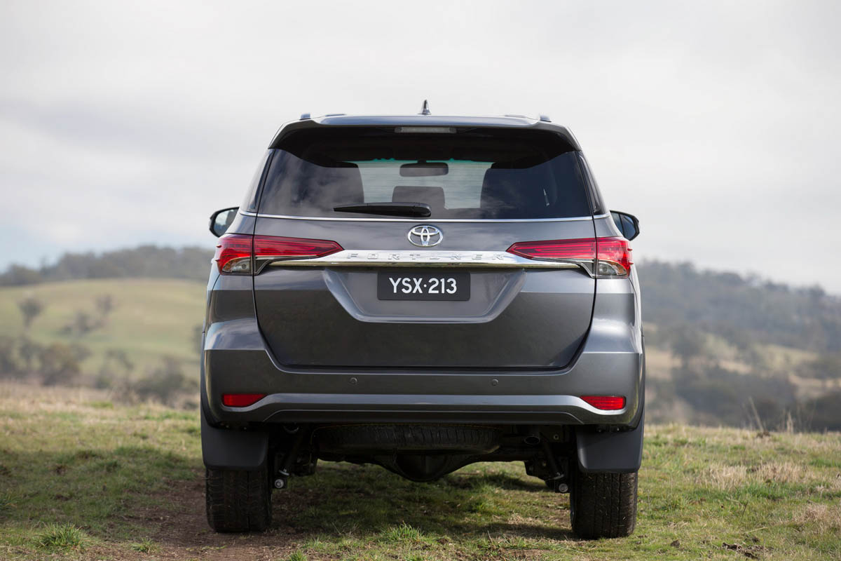 Toyota Fortuner 2016 công bố giá bán tại Úc