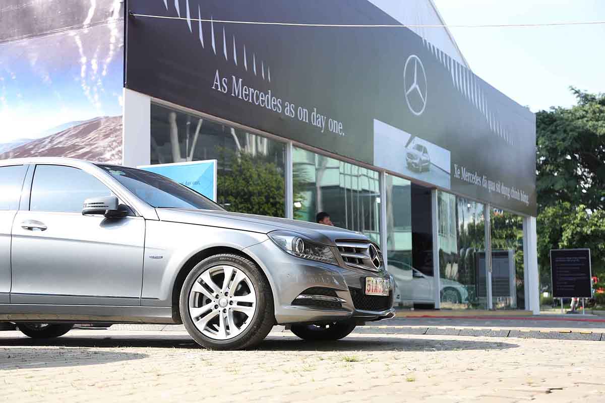 Gian hàng xe Mercedes-Benz đã qua sử dụng tại vms 2015