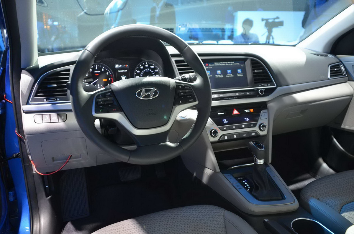 Hyundai Elantra mới tại LA Auto Show 2015