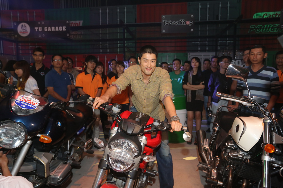 thú chơi xe mô tô phân khối lớn của Johnny Trí Nguyễn