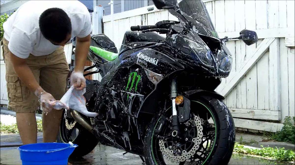 lưu ý khi rửa xe máy