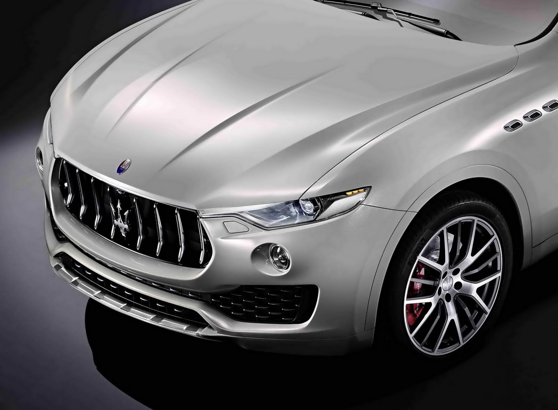 nắp ca pô Maserati Levante 2017