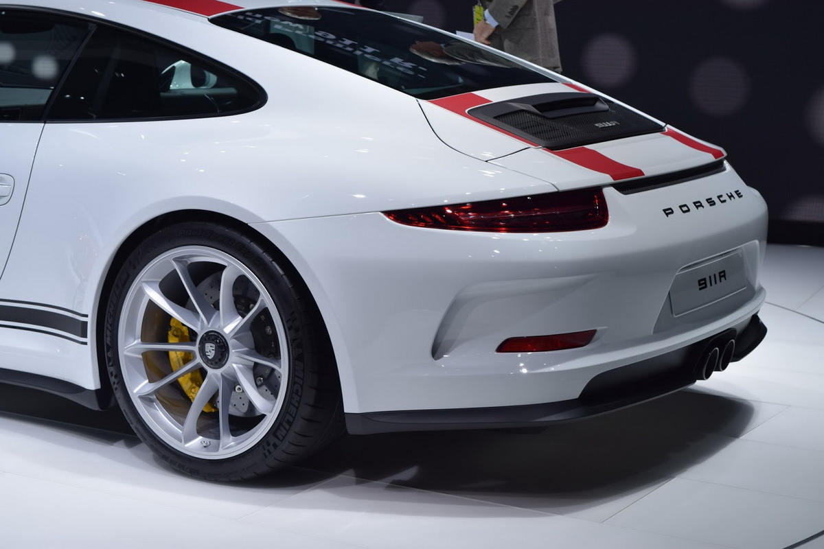 đuôi xe Porsche 911 R 2017 tại geneva motor show 2016