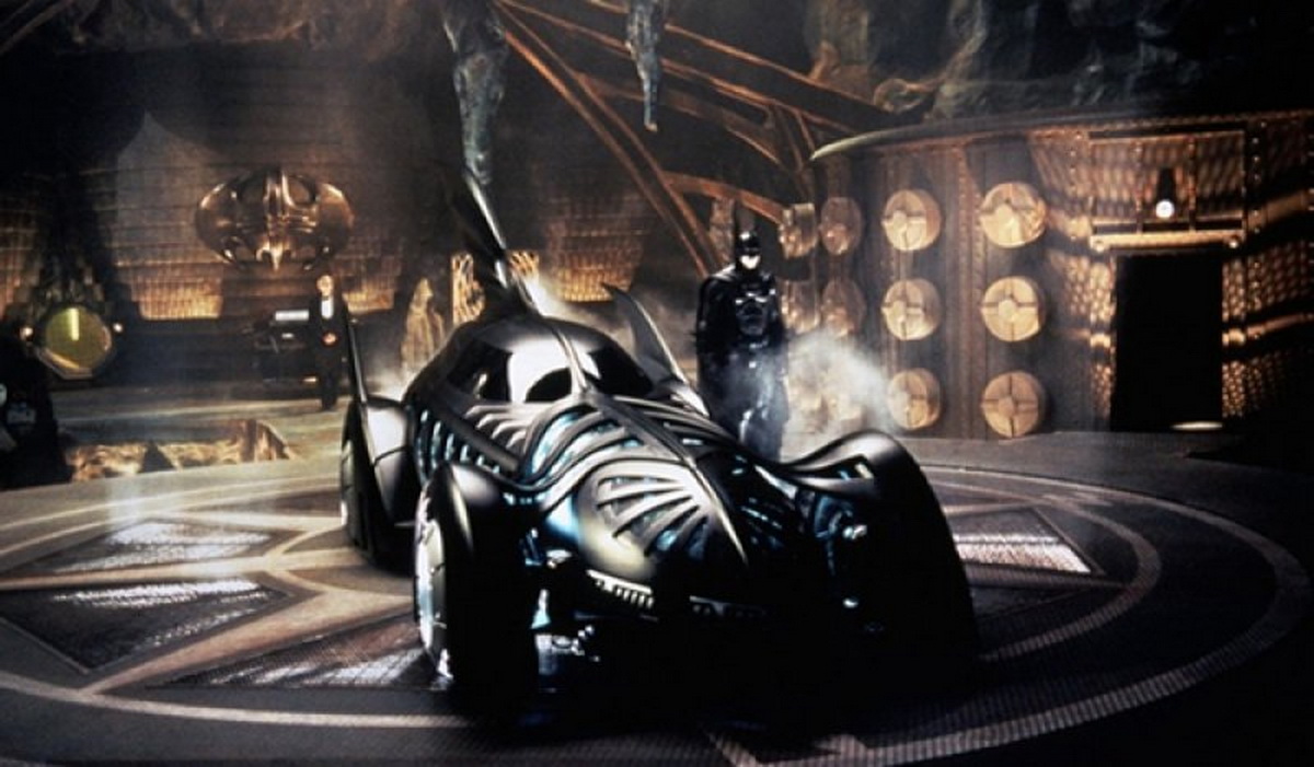 siêu xe của người dơi trong phim Batman Forever