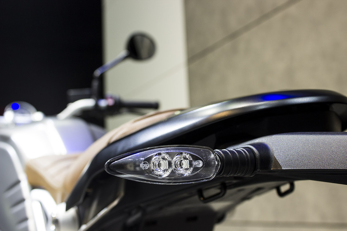 chi tiết đèn hậu bmw motorrad R nine T Scrambler 2016
