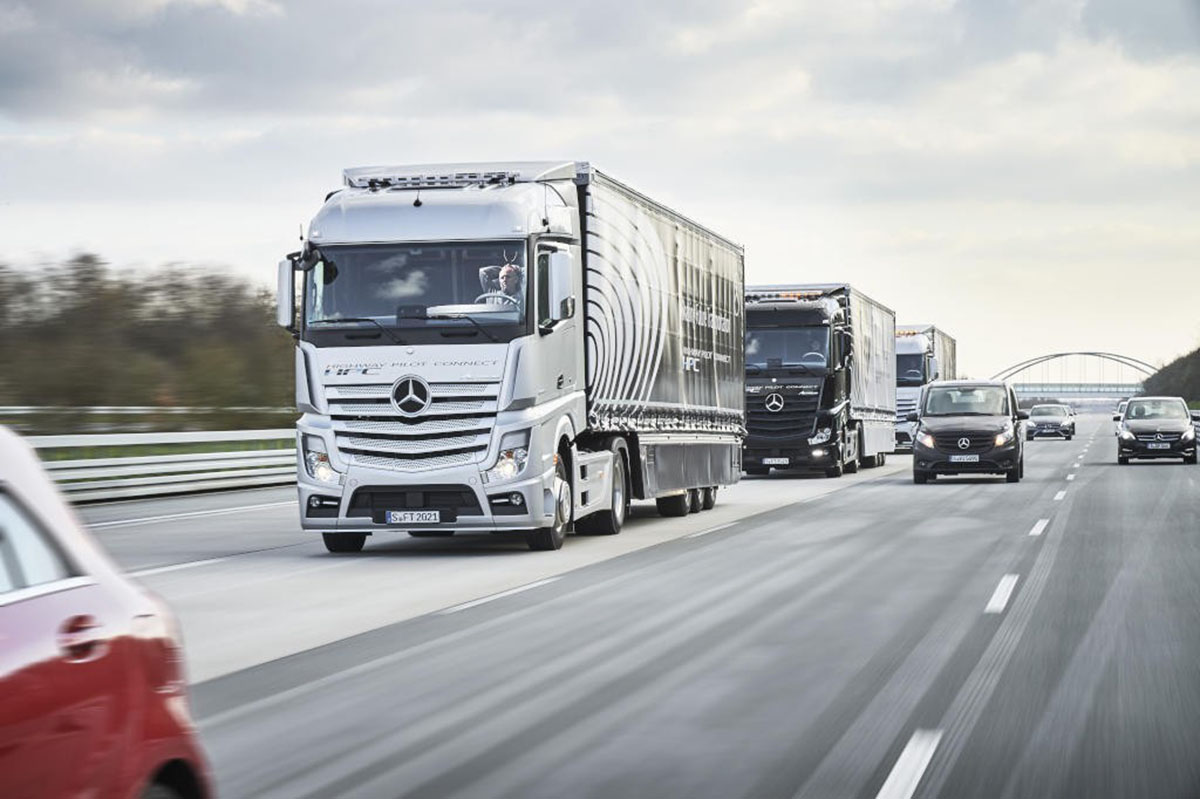 hình ảnh xe tải tự lái của Mercedes-Benz