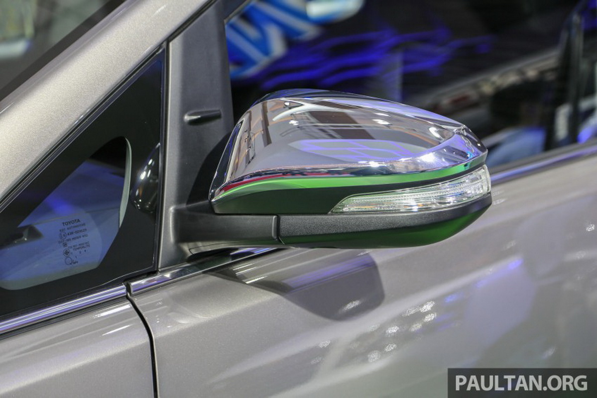 đèn gương Toyota innova Q 2016 6 chỗ ngồi