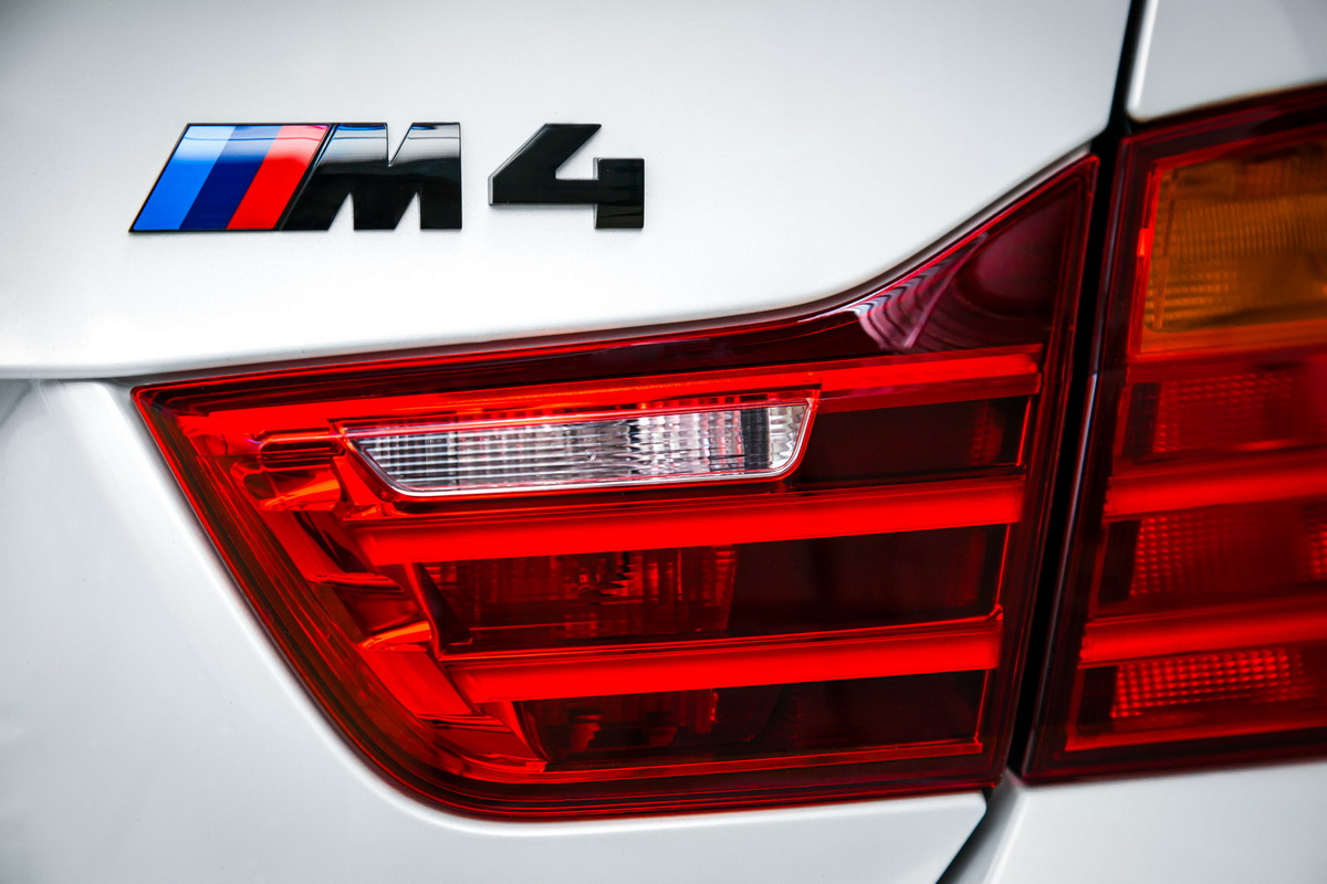 đèn sau BMW M4 Competition Sport
