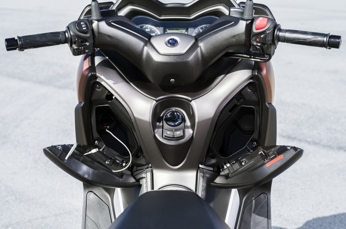 Yamaha ra mắt mẫu xe tay ga X-Max 300 2017